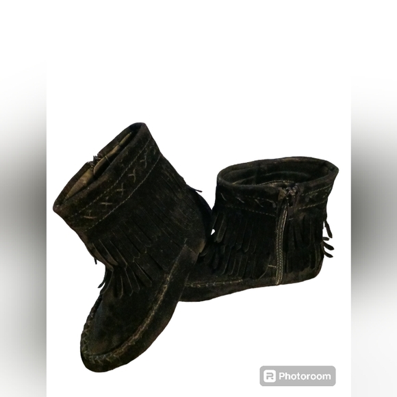 Chase & Chloe fringe zip up boots.  Girls.  Size: 13.  Black suede - Picture 1 of 11